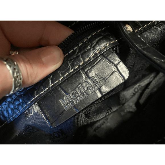 MICHAEL KORS Black MEDIUM FLAP SHOULDER CHAIN SIGNATURE BAG - Picture 4 of 8